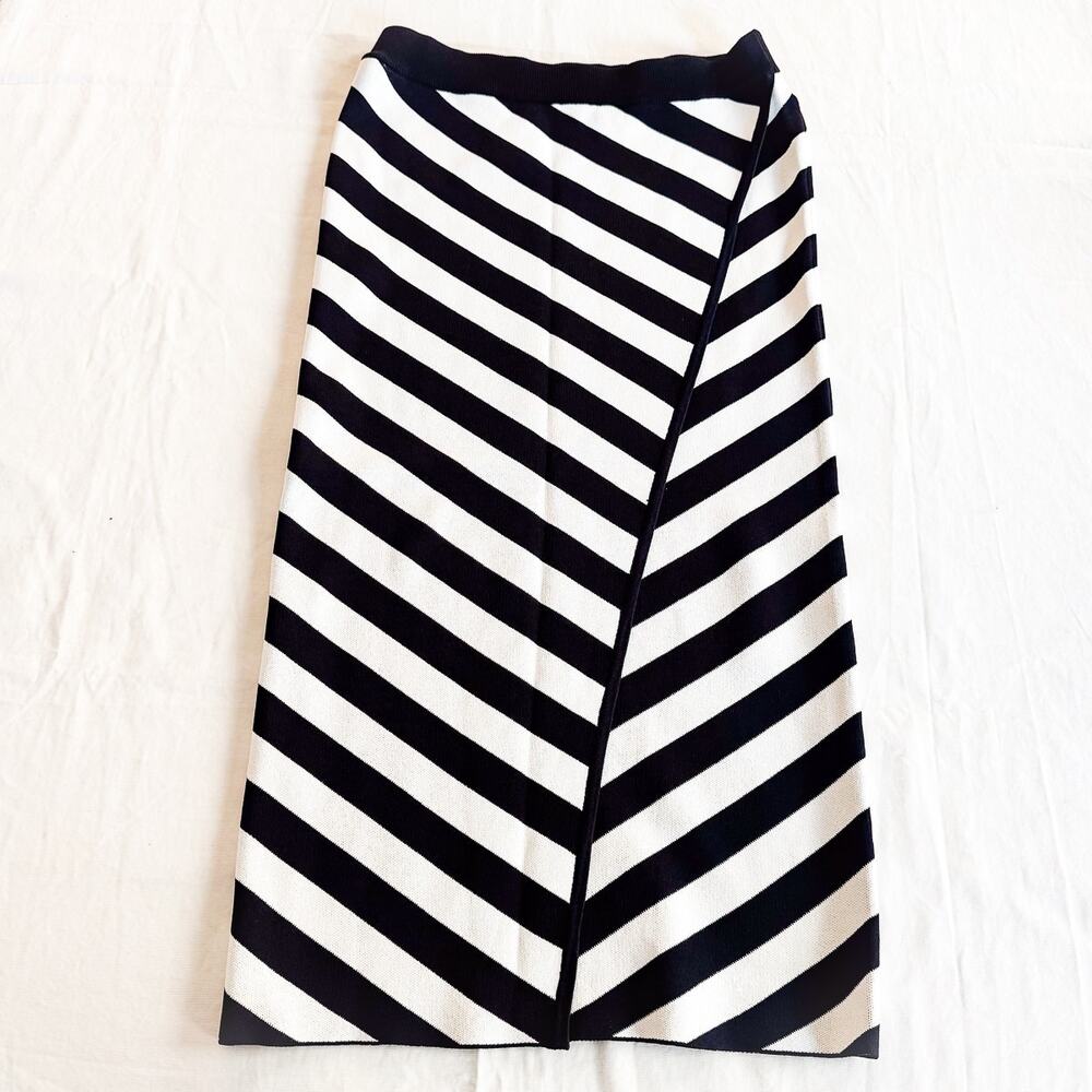 NY and Company Gabrielle Union Assymetrical Striped Skirt B/W Size Small